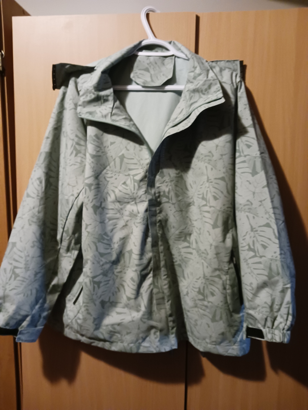 Light Green Leaf-Print Windbreaker Jacket